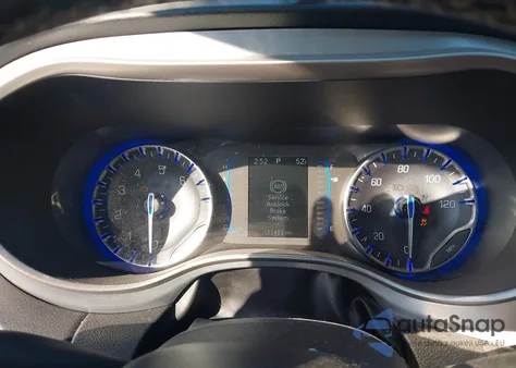 2020 Chrysler Pacifica Touring L z USA, uszkodzony, nr VIN 2C4RC1BG0LR150361